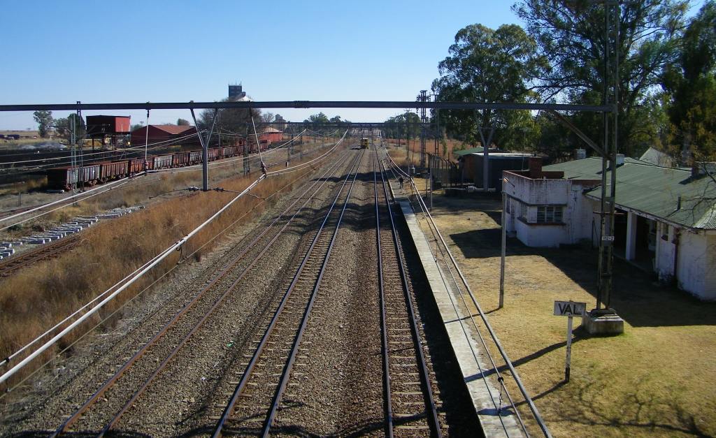 Val railway station